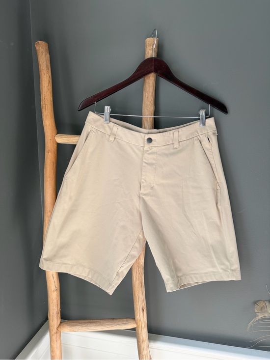 lululemon athletica Other - Lululemon Khaki ABC Classic Fit 9” short
